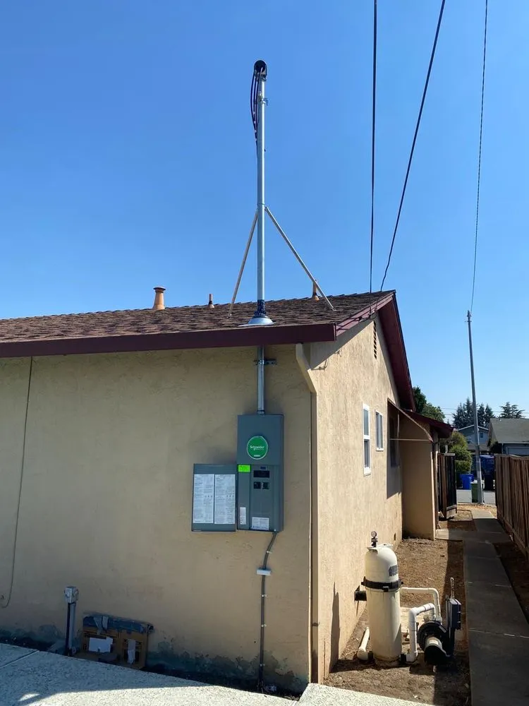 Slide of Flores Electric