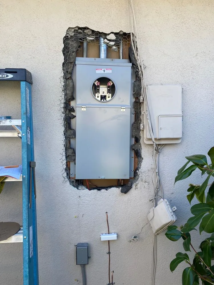 Slide of Flores Electric