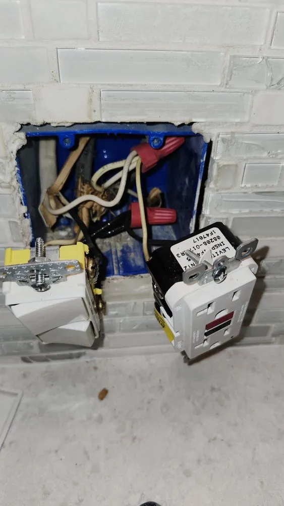 Slide of Flores Electric