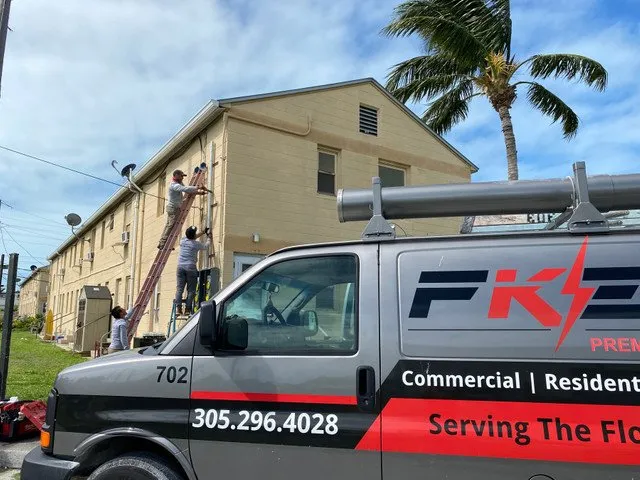 Professional electrician providing electrical repair in , 