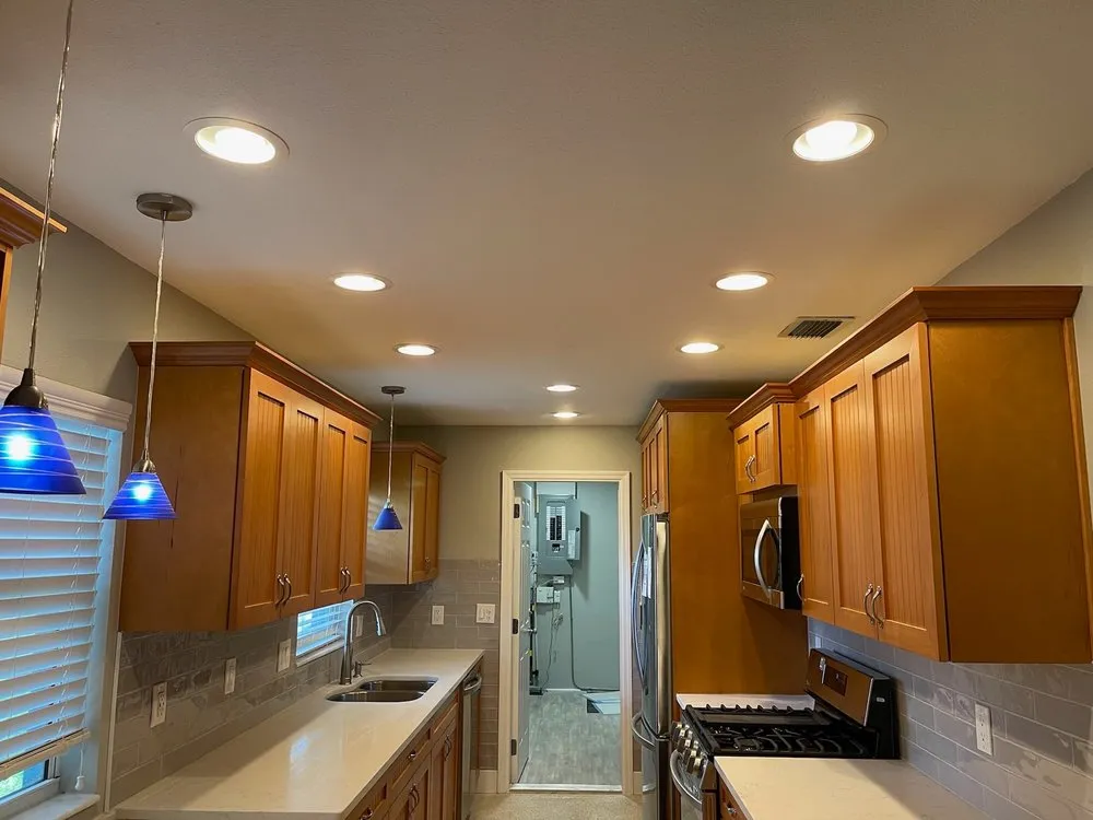 Licensed panel upgrade experts serving St. Petersburg, FL - Florida Power Electrical Contractors