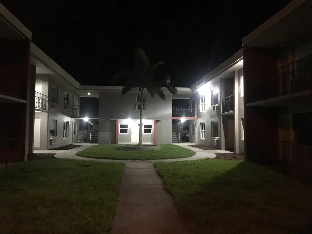 Emergency electrical repair experts serving St. Petersburg, FL - Florida Power Electrical Contractors