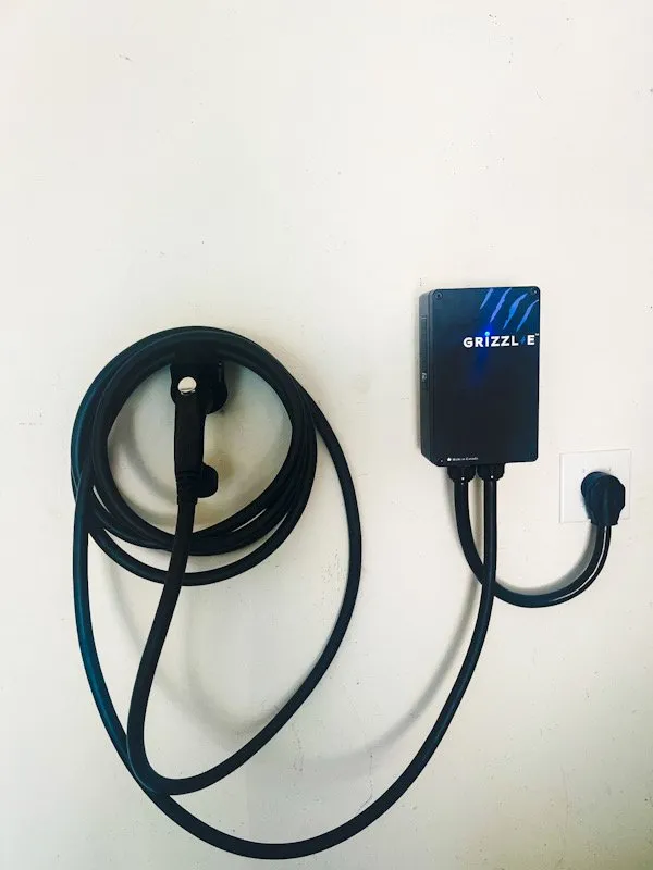 Slide of FLUX Car Charging Solutions
