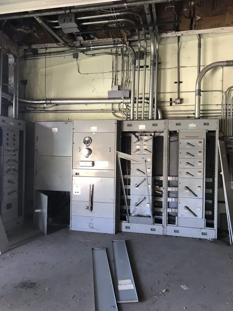 Slide of Flying Dutchman Electric