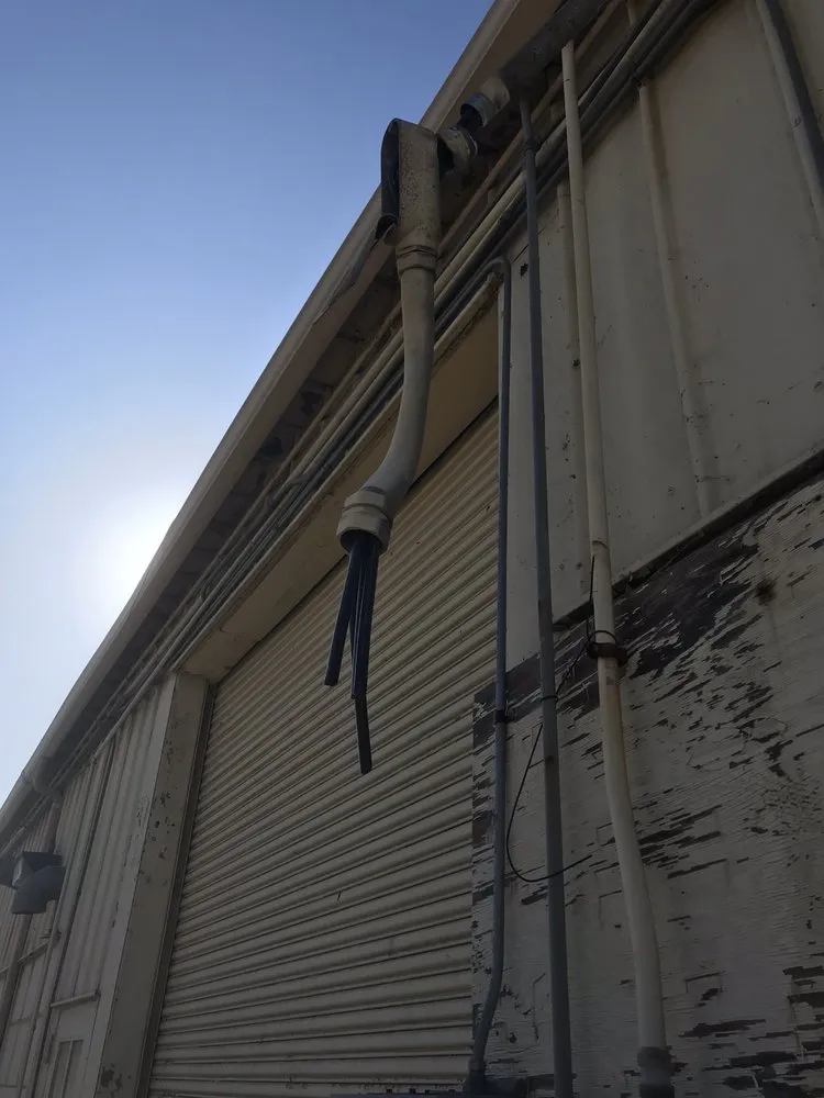 Slide of Flying Dutchman Electric