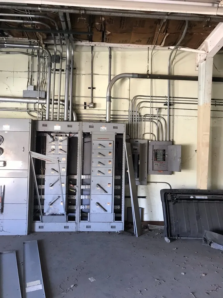 Slide of Flying Dutchman Electric