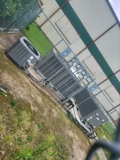 Reliable electrician providing emergency electrical service in , 