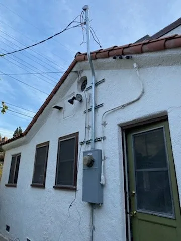 Slide of Fondas Electric