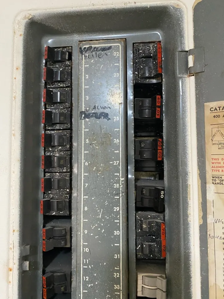 Slide of Fondas Electric