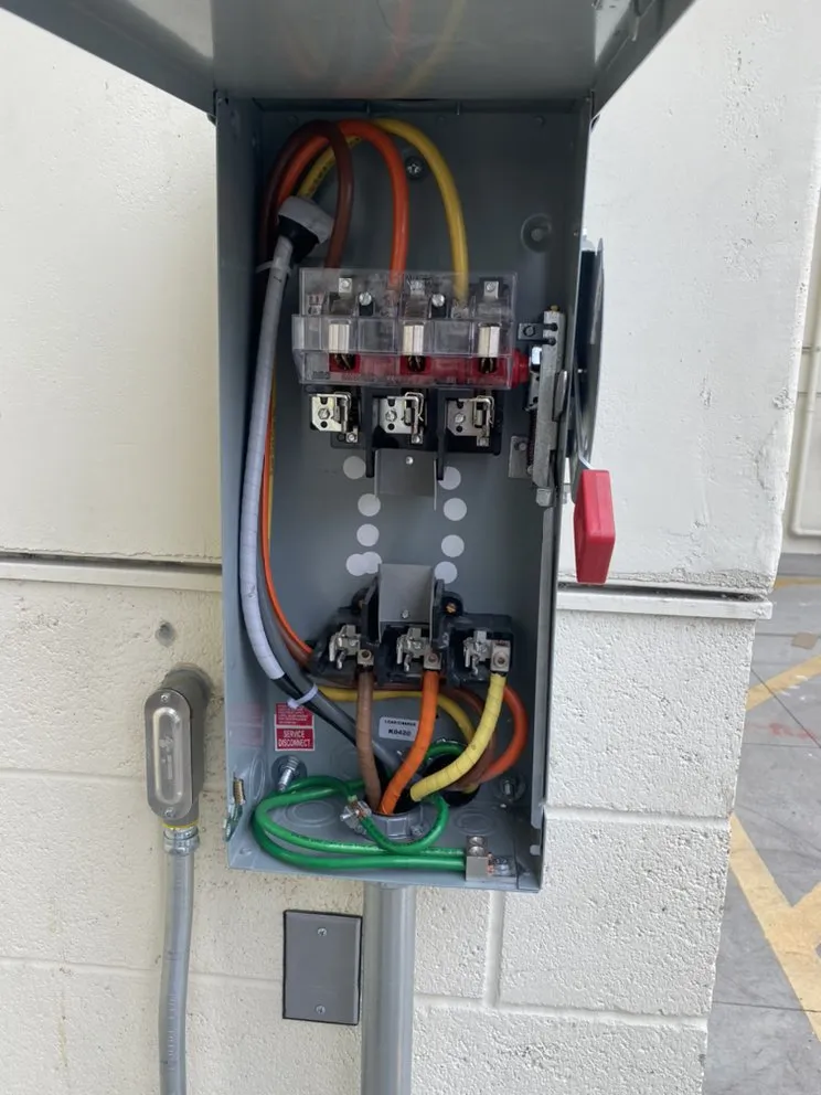 Expert electrician providing lighting installation in Hazard, CA - Force Electrical