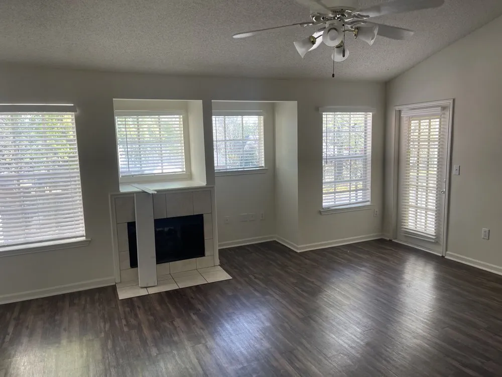 Slide of Foreign Brothers