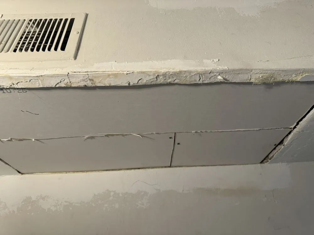 Slide of Foreign Brothers