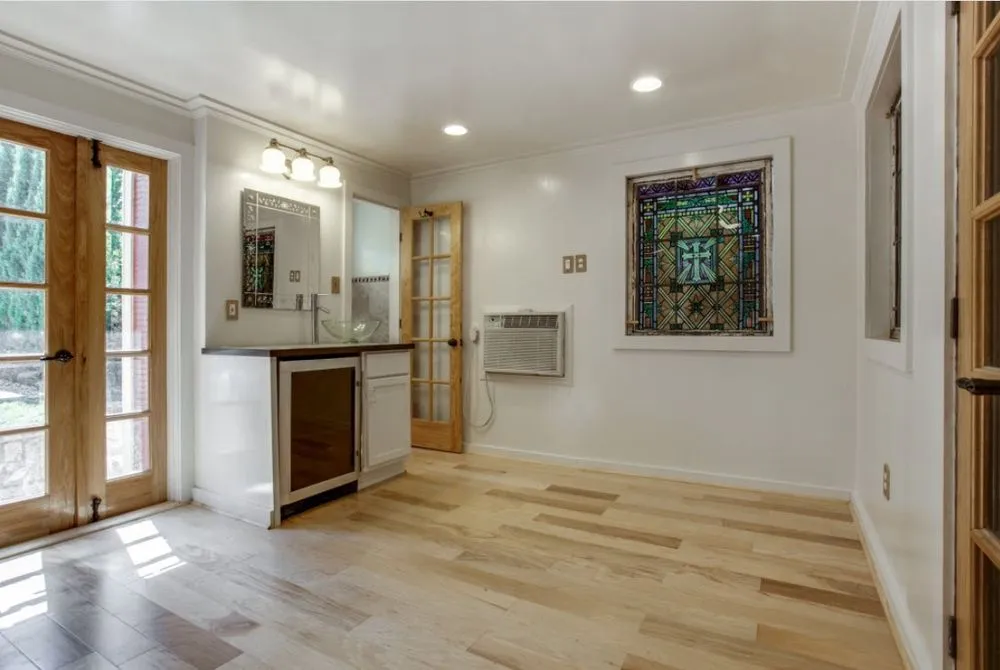 Slide of Foreman Coast Living