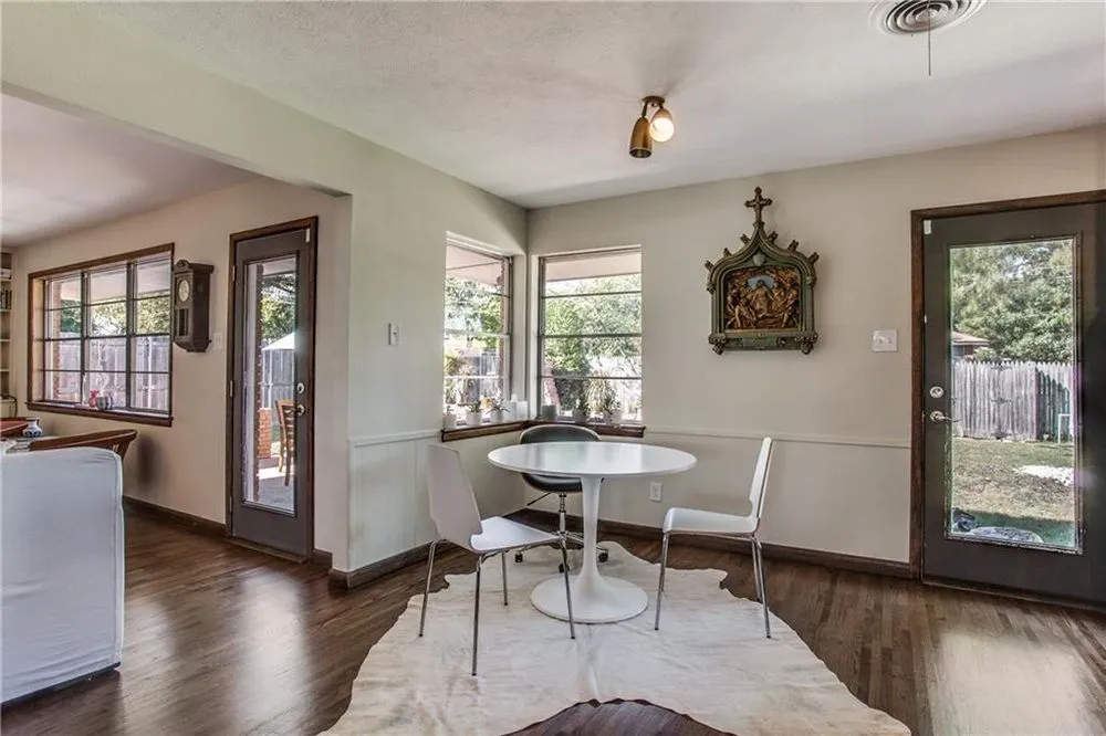 Trusted electrician providing outlet and switch repair in , 