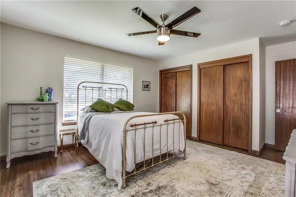 Slide of Foreman Coast Living