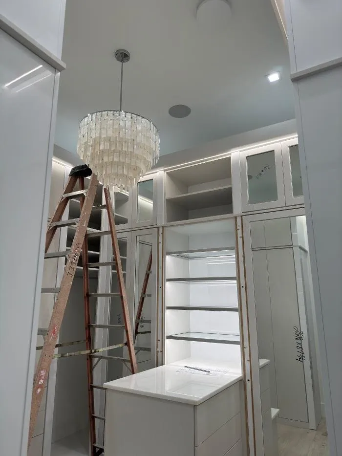 Reliable electrician providing lighting installation in , 