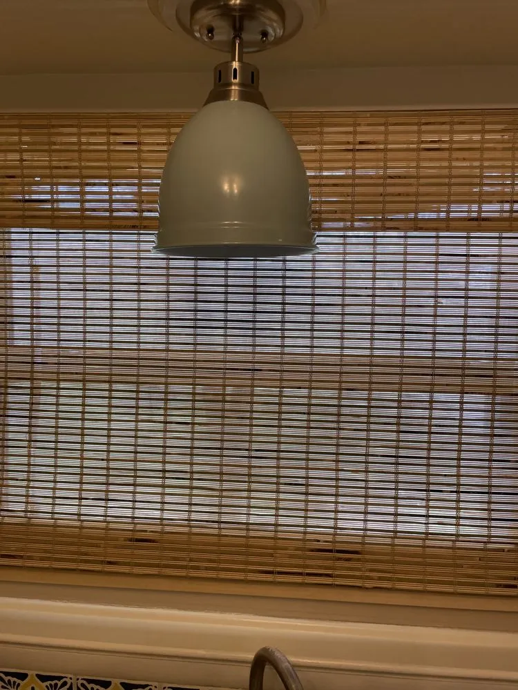 Trusted electrician providing electrical repair in , 