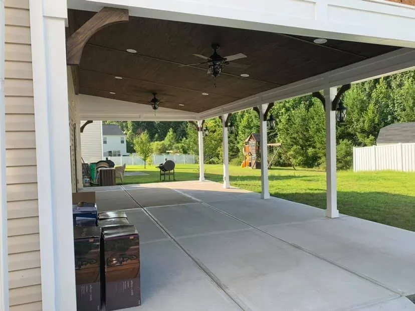 Affordable electrician providing electrical repair in , 