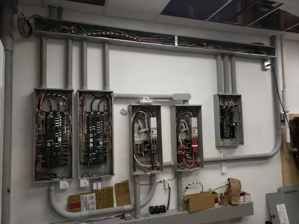 Slide of Four Seasons Electric Corp