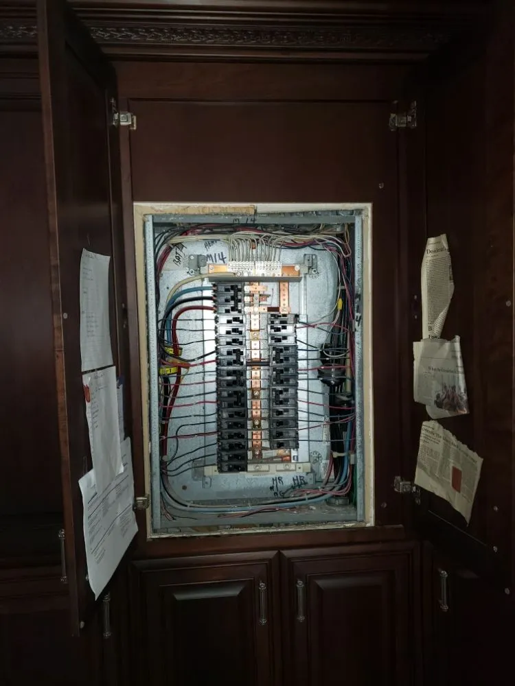 Slide of Four Seasons Electric Corp