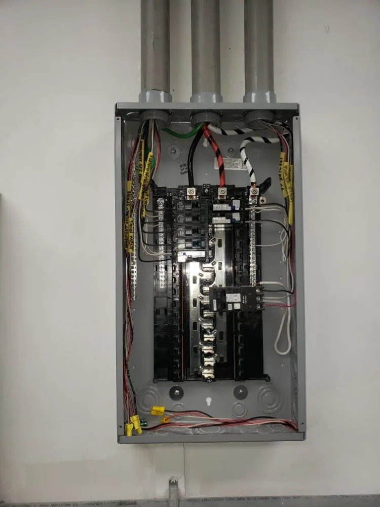 Slide of Four Seasons Electric Corp