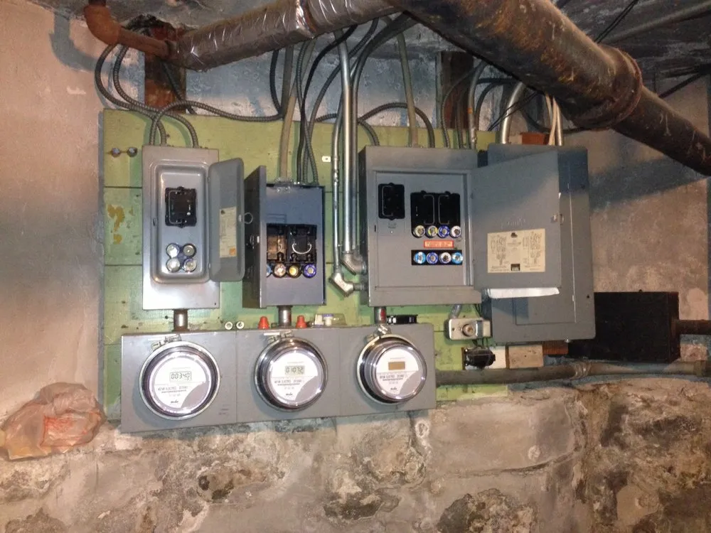 Slide of Four Star Lighting and Electric