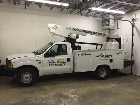 Four Star Lighting and Electric Logo