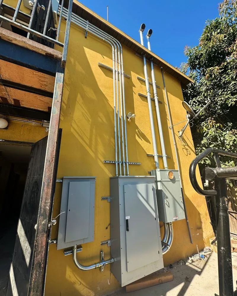 Slide of Fox Electric Technologies