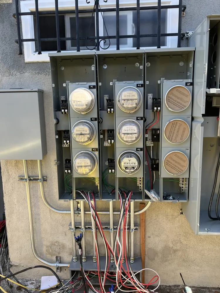 Slide of Fox Electric Technologies