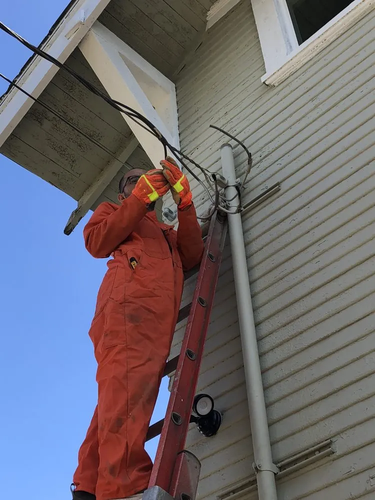 Slide of Fox Electric Technologies