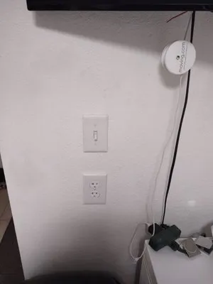 Fox Valley Electric & Solar Logo