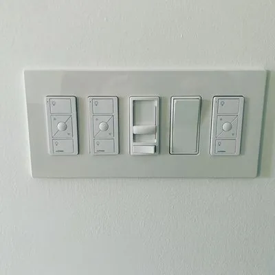 Fractal Emergency Electrician Logo