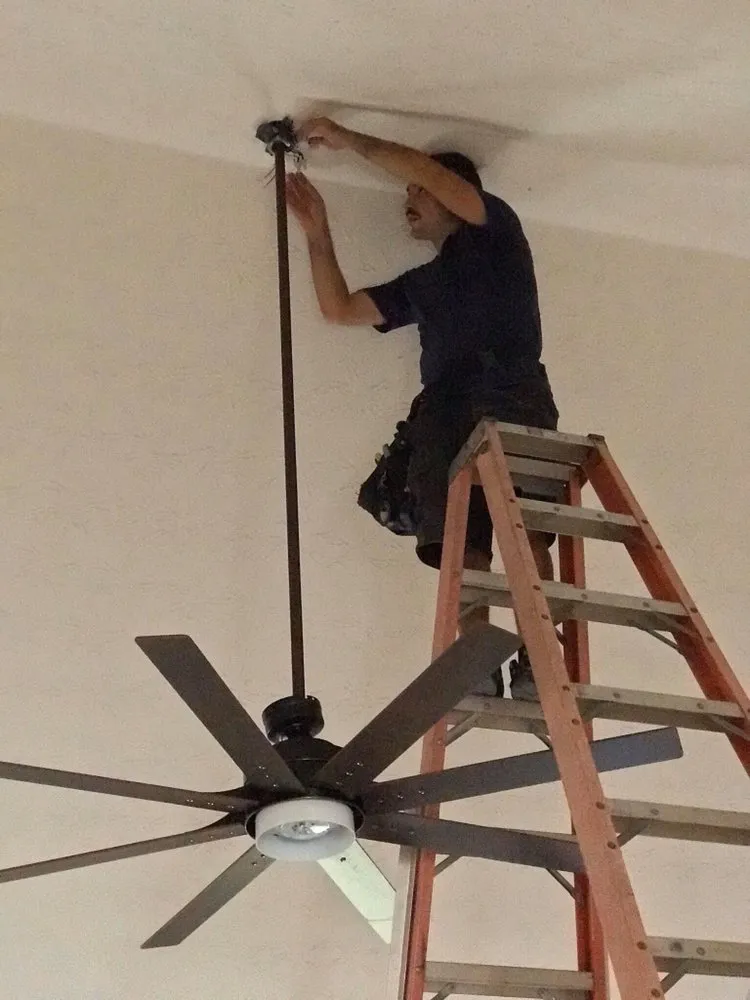 Slide of Fraga Electrical