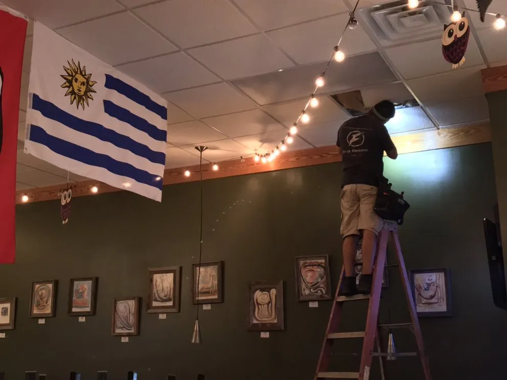 Slide of Fraga Electrical