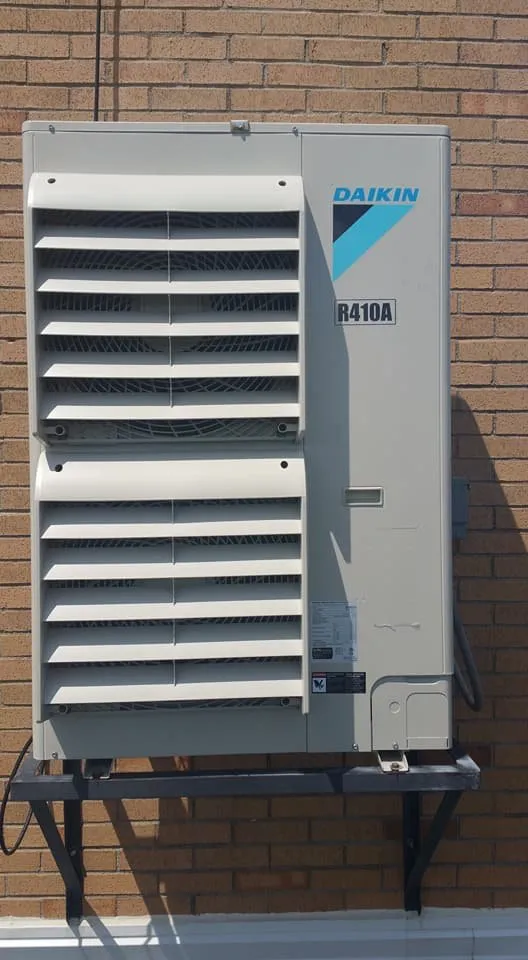 Emergency electrician providing lighting installation in ,