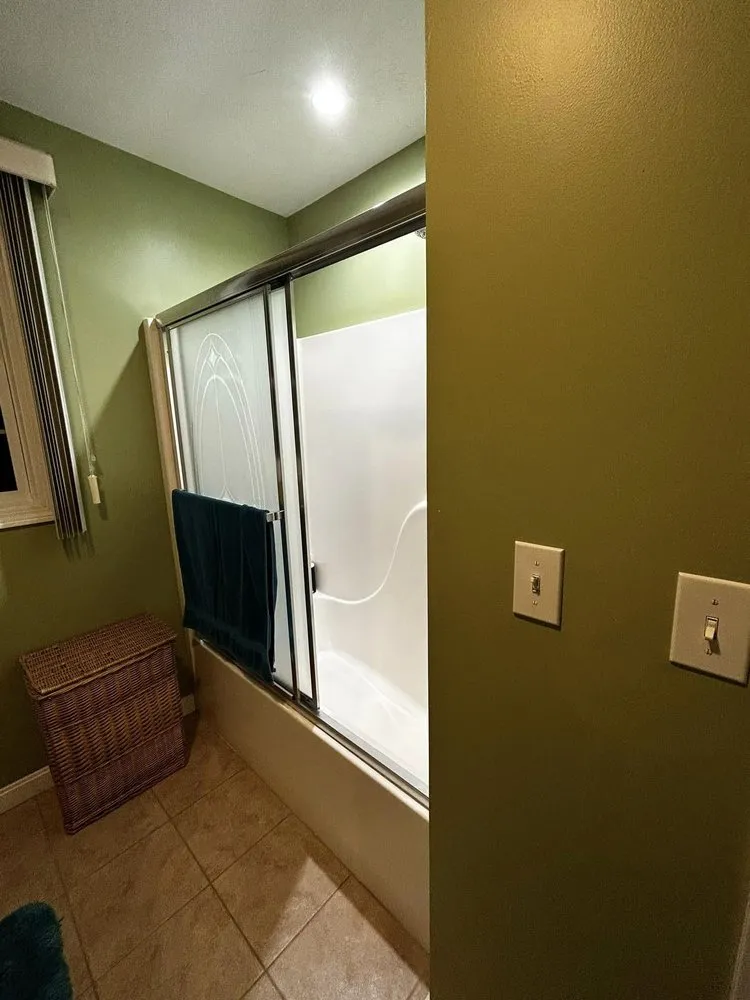 Slide of Francisco Paulino Electrician