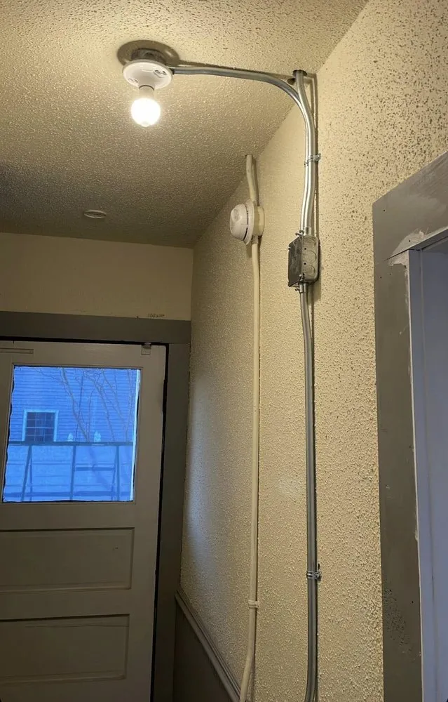 Slide of Francisco Paulino Electrician