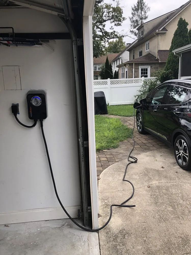 Certified electrician providing circuit breaker repair in Essington, PA - Francolini & Sons Electric