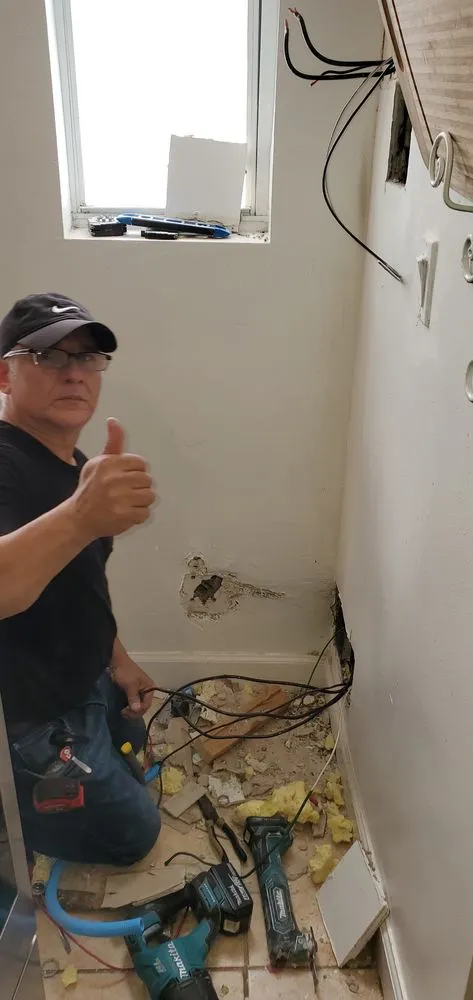 Expert electrician providing outlet and switch repair in Golden Beach, FL - Frank Electrical Multiservice