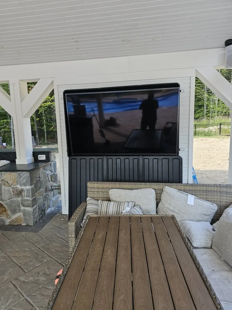 Licensed outlet and switch repair service in ,  - Frank Randazzo Master Electrician