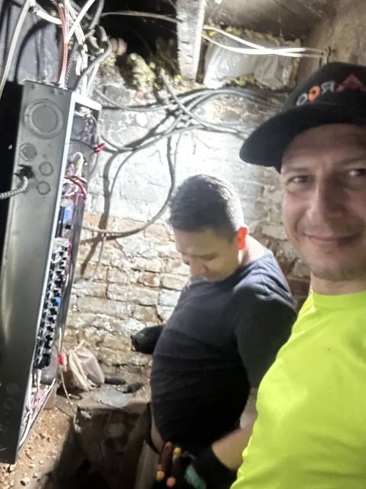 Slide of Franko Electrik