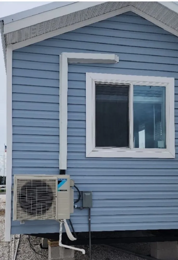 Emergency electrician providing emergency electrical service in , 