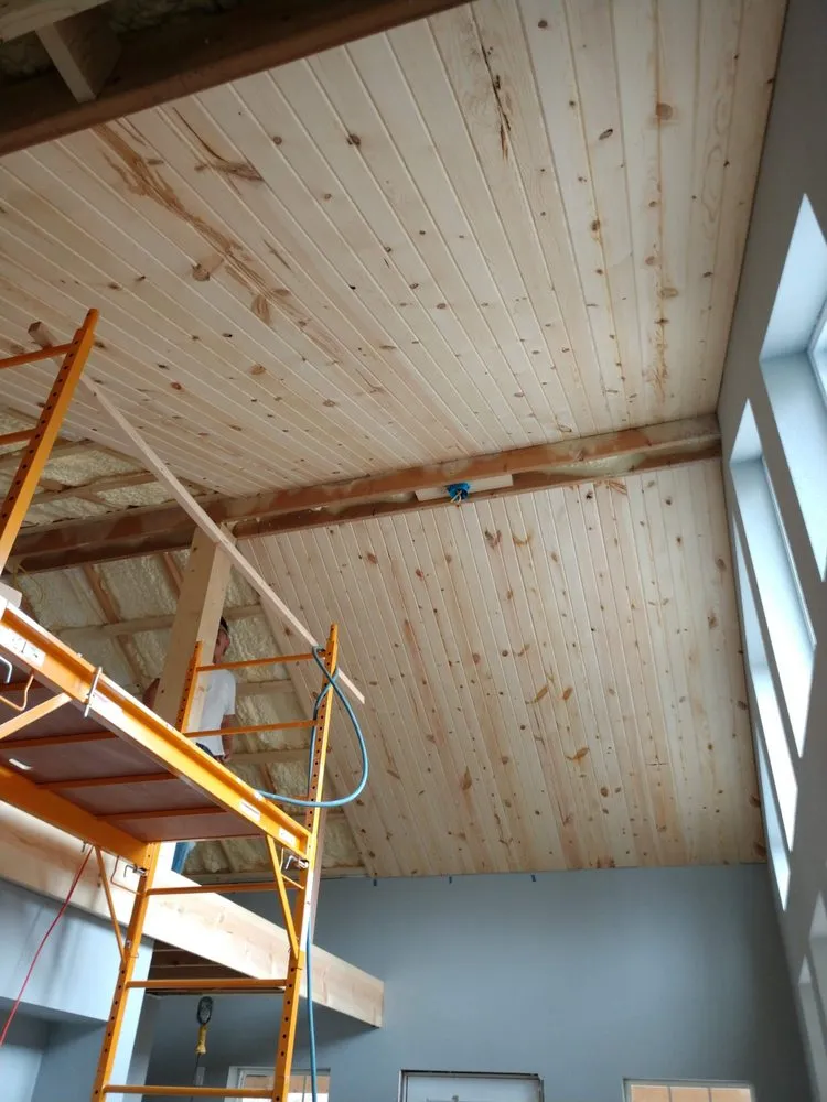 Reliable electrician providing electrical repair in , 