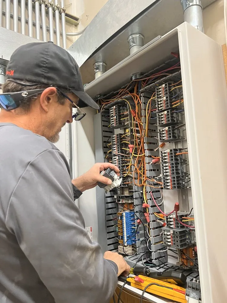 Slide of Fraser Electrical