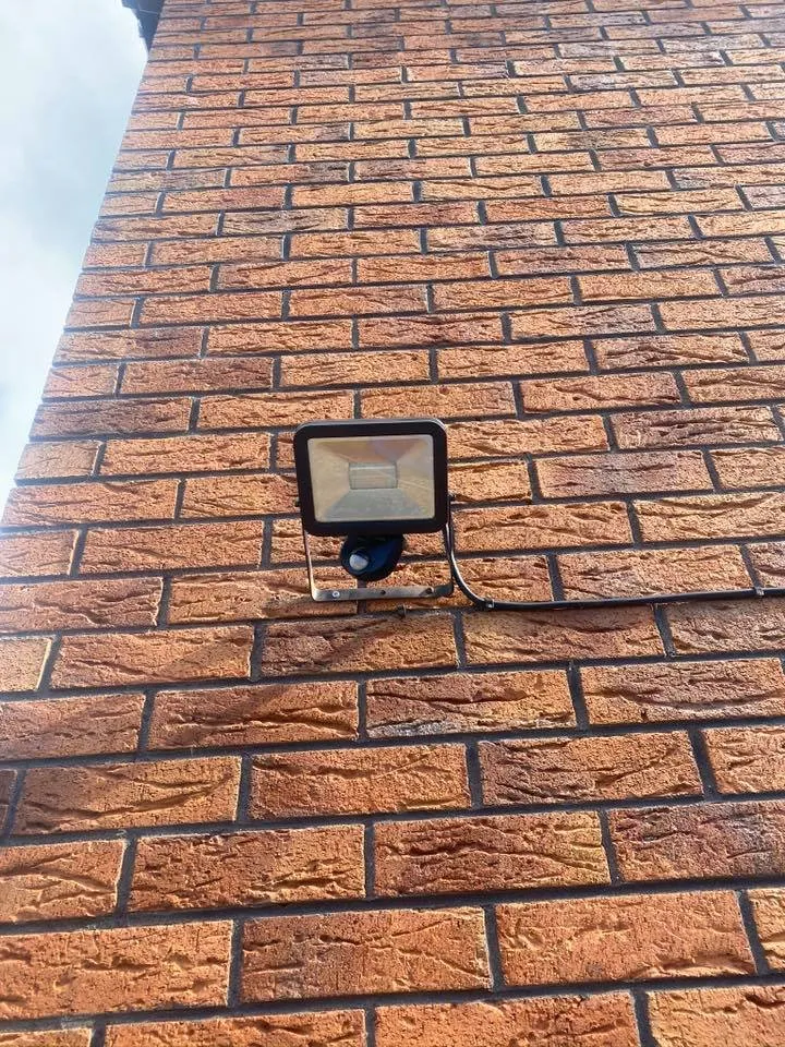 Slide of Freddie Electrical Services