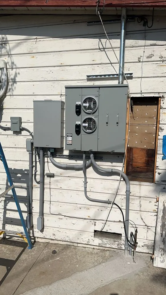 Emergency emergency electrical service in Hazard, CA by Freddy Electrical