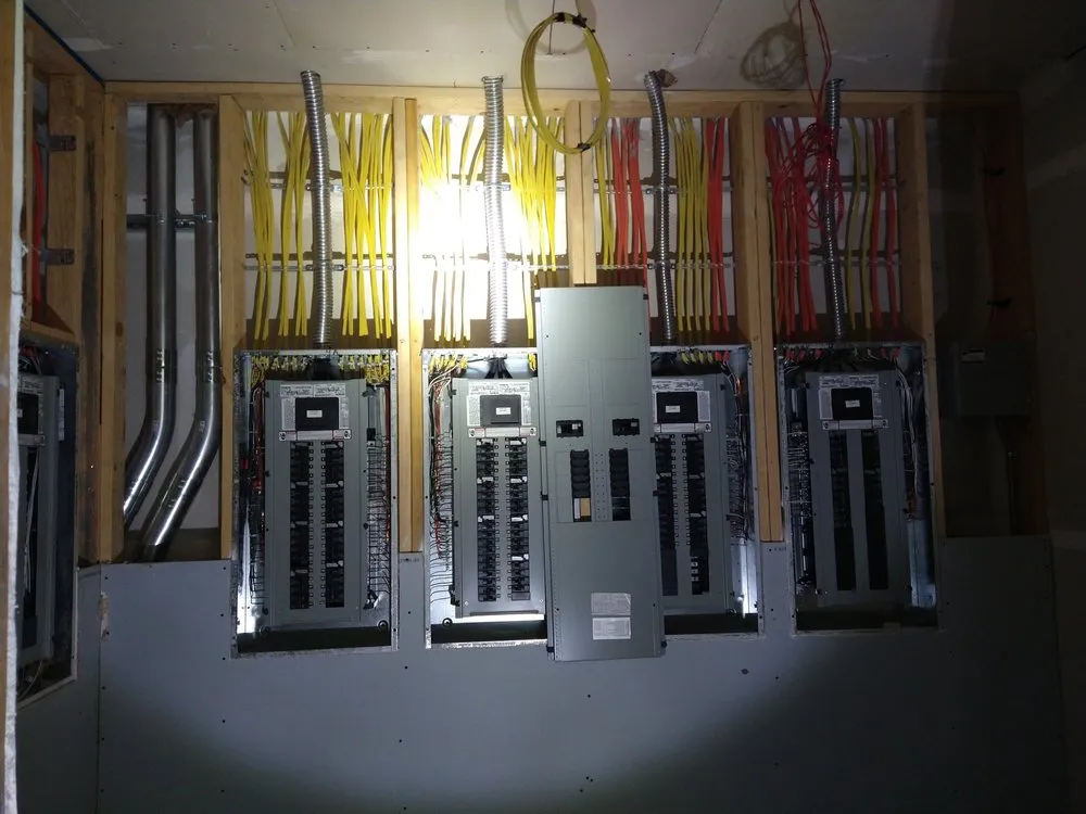 Expert circuit breaker repair in , by Freddy's Air Conditioning And Electric