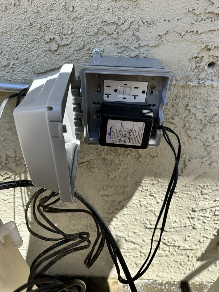 Slide of Freddys Electrical