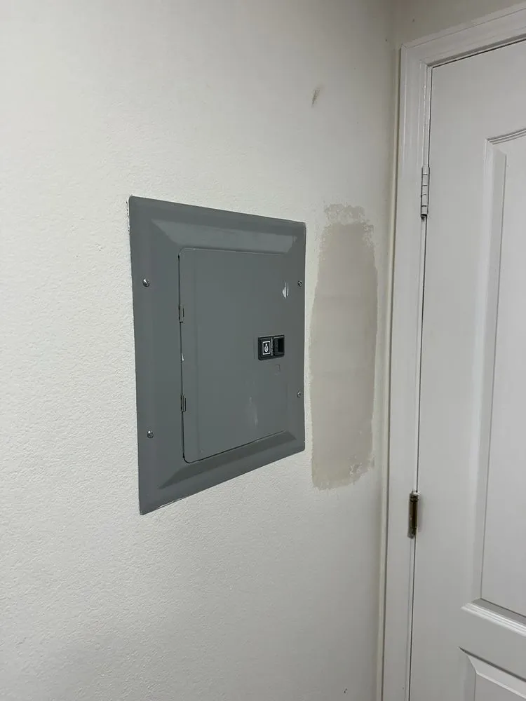 Slide of Freddys Electrical