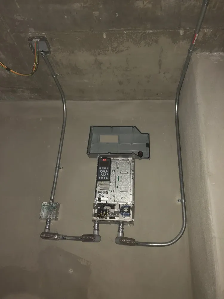 Slide of Freddys Electrical